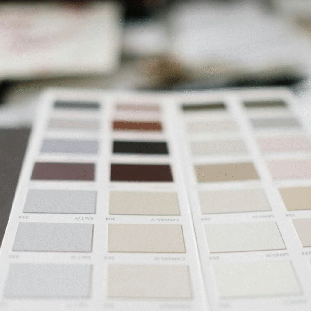 Kleurgebruik in Kleine Ruimtes: Wat Wel & Wat Niet Werkt