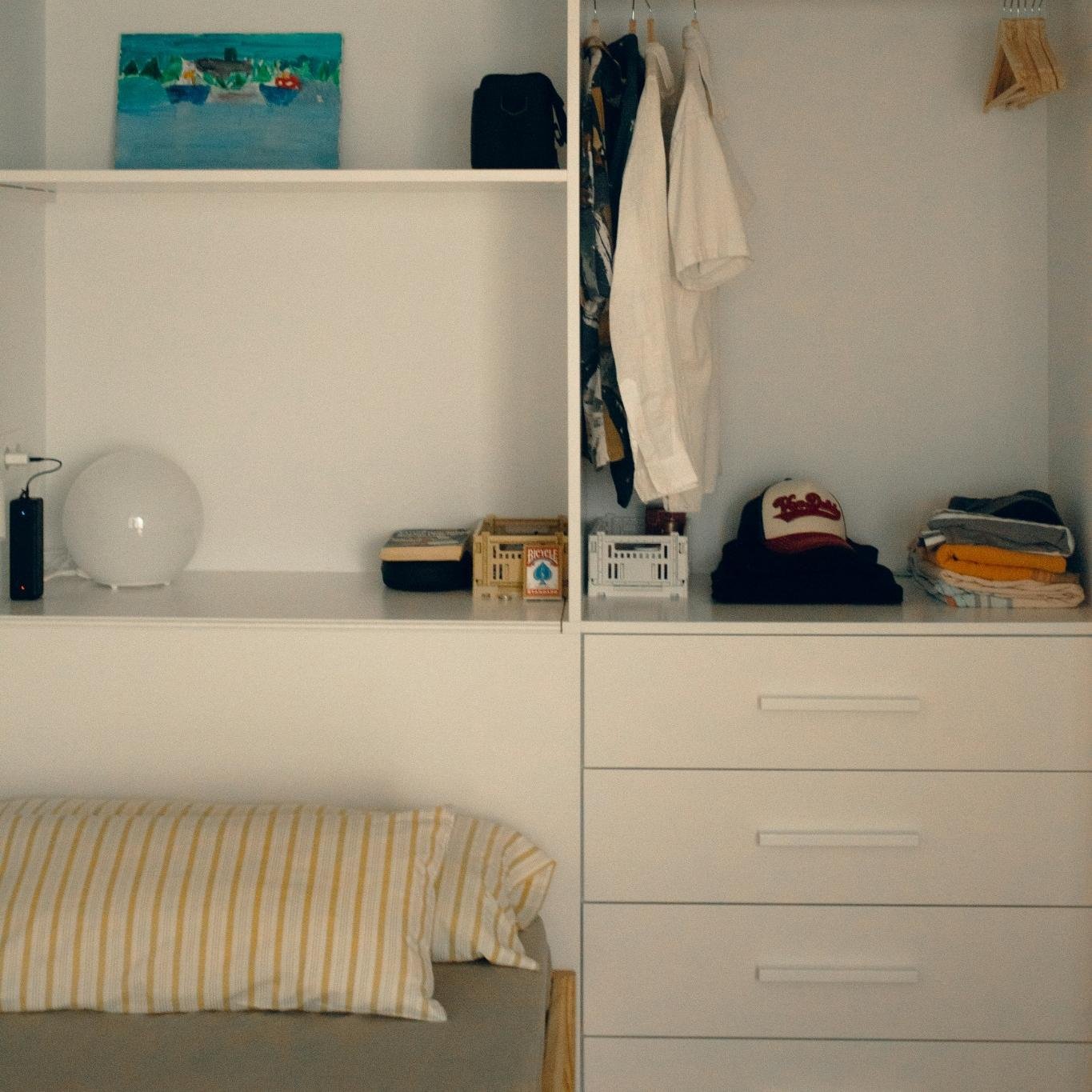 5 Slimme Opbergideeën voor Kleine Woningen die Je Vandaag Nog Kunt Toepassen