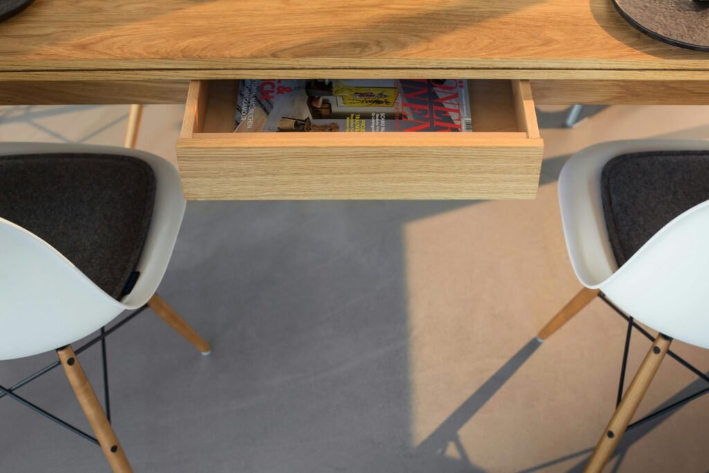 rekord-furniture-bJsLimb4EgA-unsplash De Beste Wandbureaus voor Kleine Ruimtes / 2